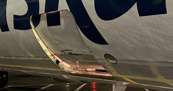 Boeing door opens by itself in mid-air while facing $1 billion lawsuit