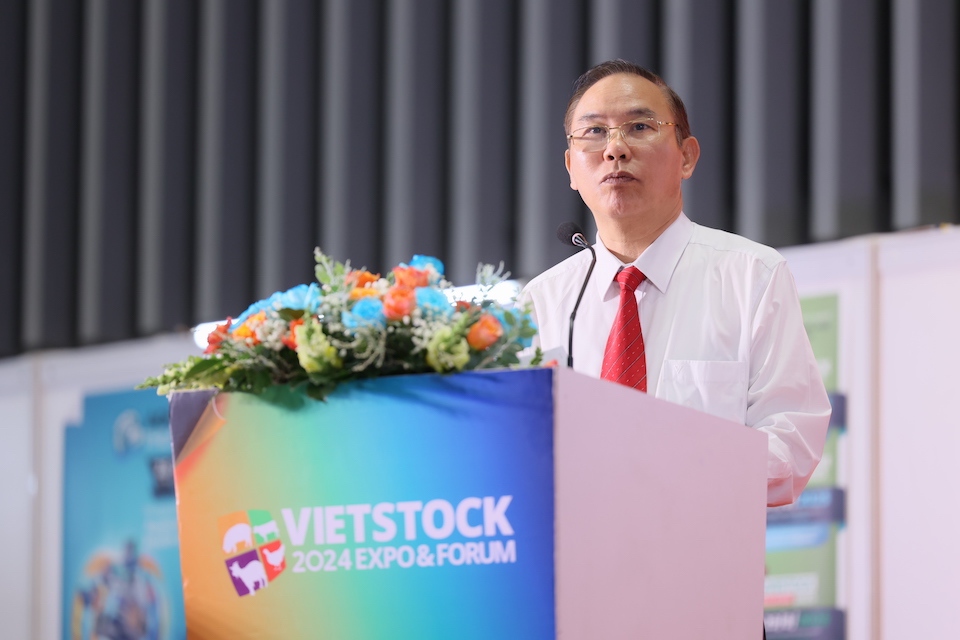 El viceministro de Agricultura y Desarrollo Rural, Phung Duc Tien, pronunció el discurso inaugural en las exposiciones Vietstock 2024 y Aquaculture Vietnam 2024.