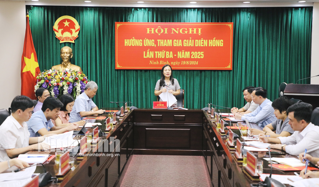 Ninh Binh Huong Ung Hoan Kiem Lake third time in 2025 image 1