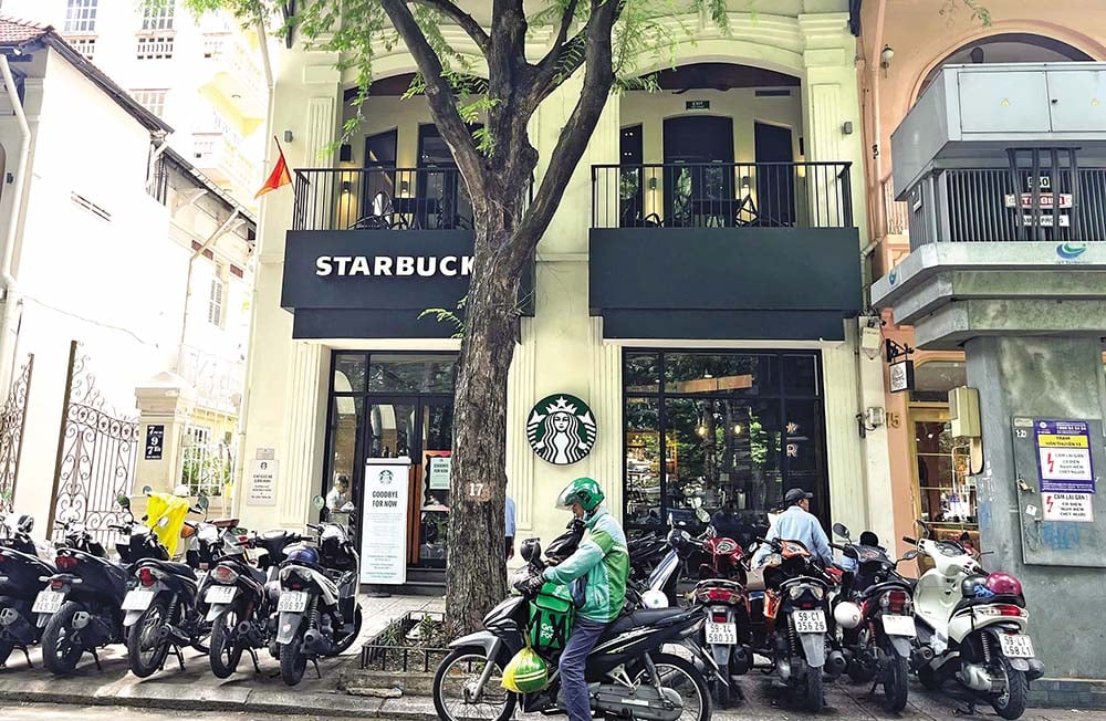 ¿Por qué Starbucks y The Coffee House siguen reduciendo tiendas?