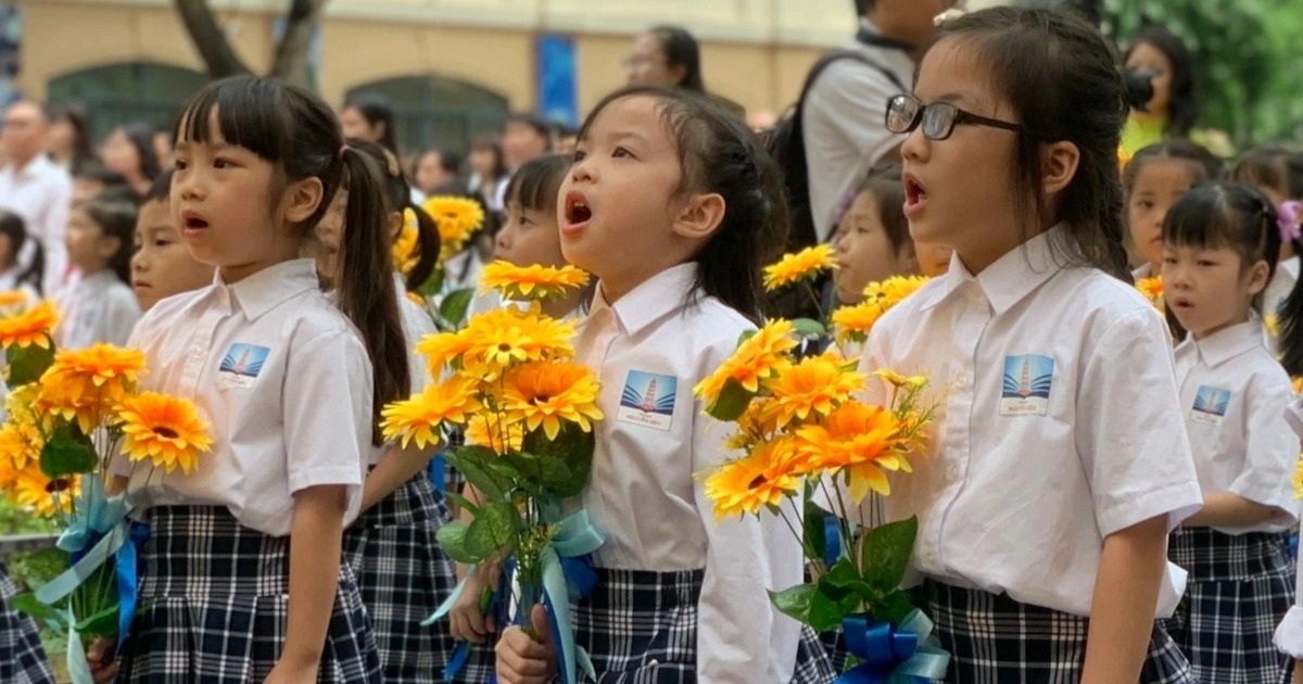 선생님의 말씀은 학생을 훌륭한 사람으로 만들 수 있고, 그 반대도 마찬가지입니다.