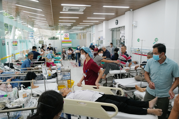 Inside the A9 Emergency Department, Bach Mai Hospital, November 2022. Photo: Ngoc Thanh