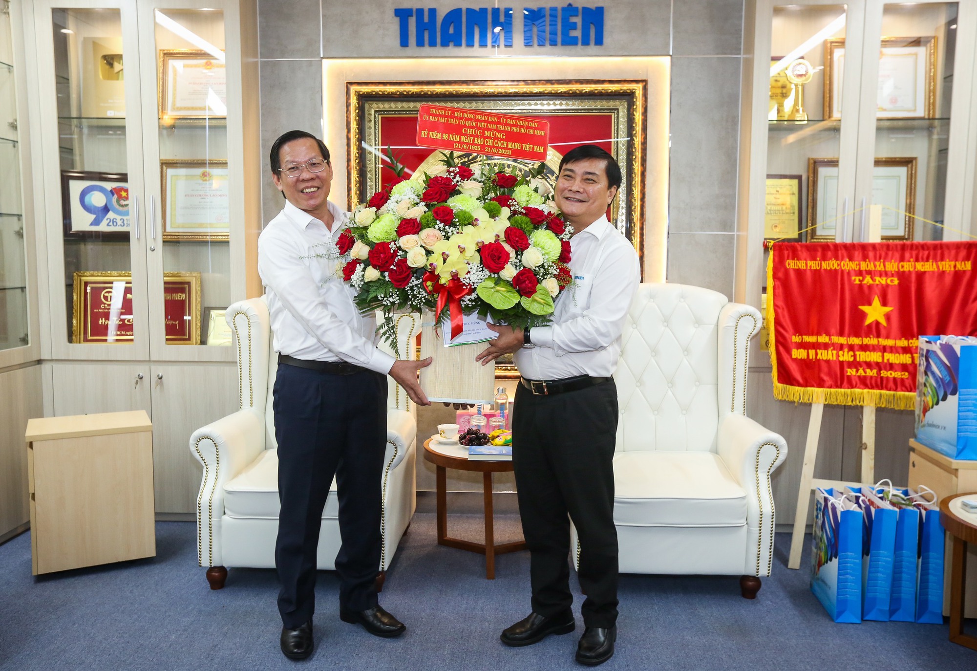 Chủ tịch Phan Văn Mãi: Báo Thanh Niên đã đồng hành rất tích cực với TP.HCM - Ảnh 3.