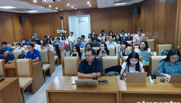 Inauguración del curso de aplicación de IA, charla GPT en periodismo