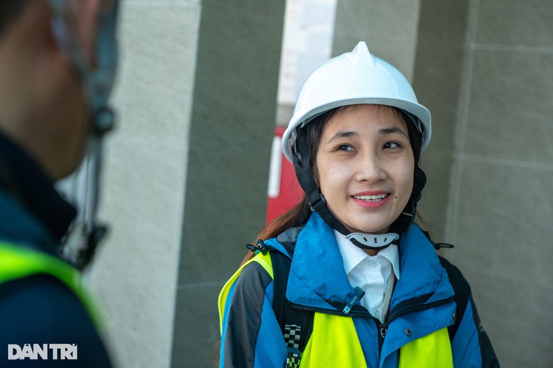 The only 2 female metro train drivers in Hanoi and Ho Chi Minh City photo 2