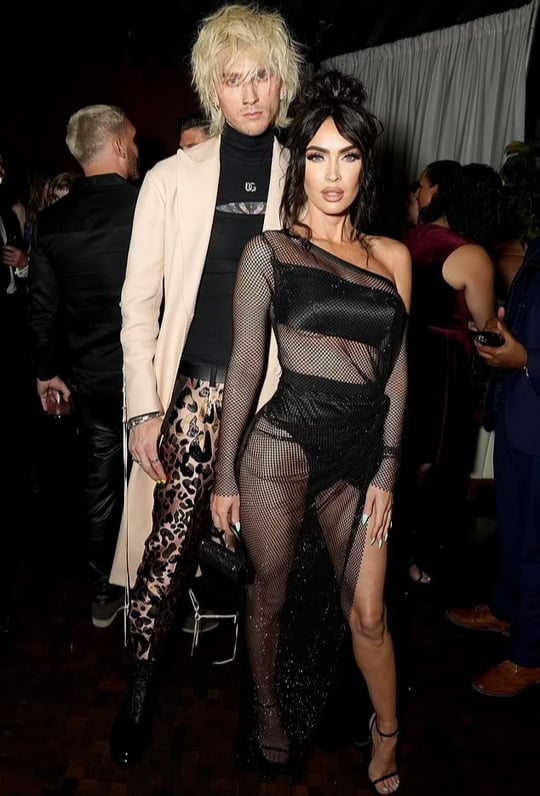 Minh tinh Megan Fox nóng bỏng, ướt át ở rừng xanh - Ảnh 6.