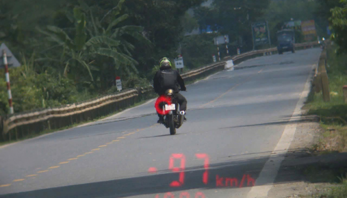 Phạt nguội xe máy chạy đến 97 km/h tại Hòa Bình