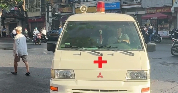 Un candidat « spécial » passe l'examen d'entrée en 10e année en ambulance