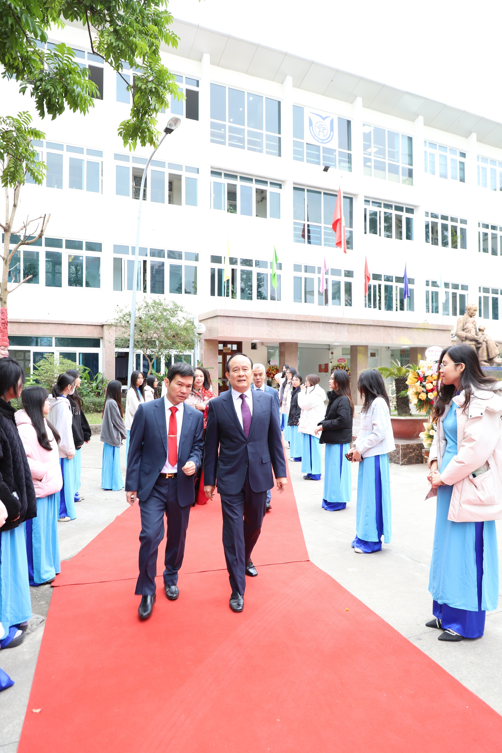 Hiệu trưởng trường đại học công lập duy nhất UBND Hà Nội quản lý: 