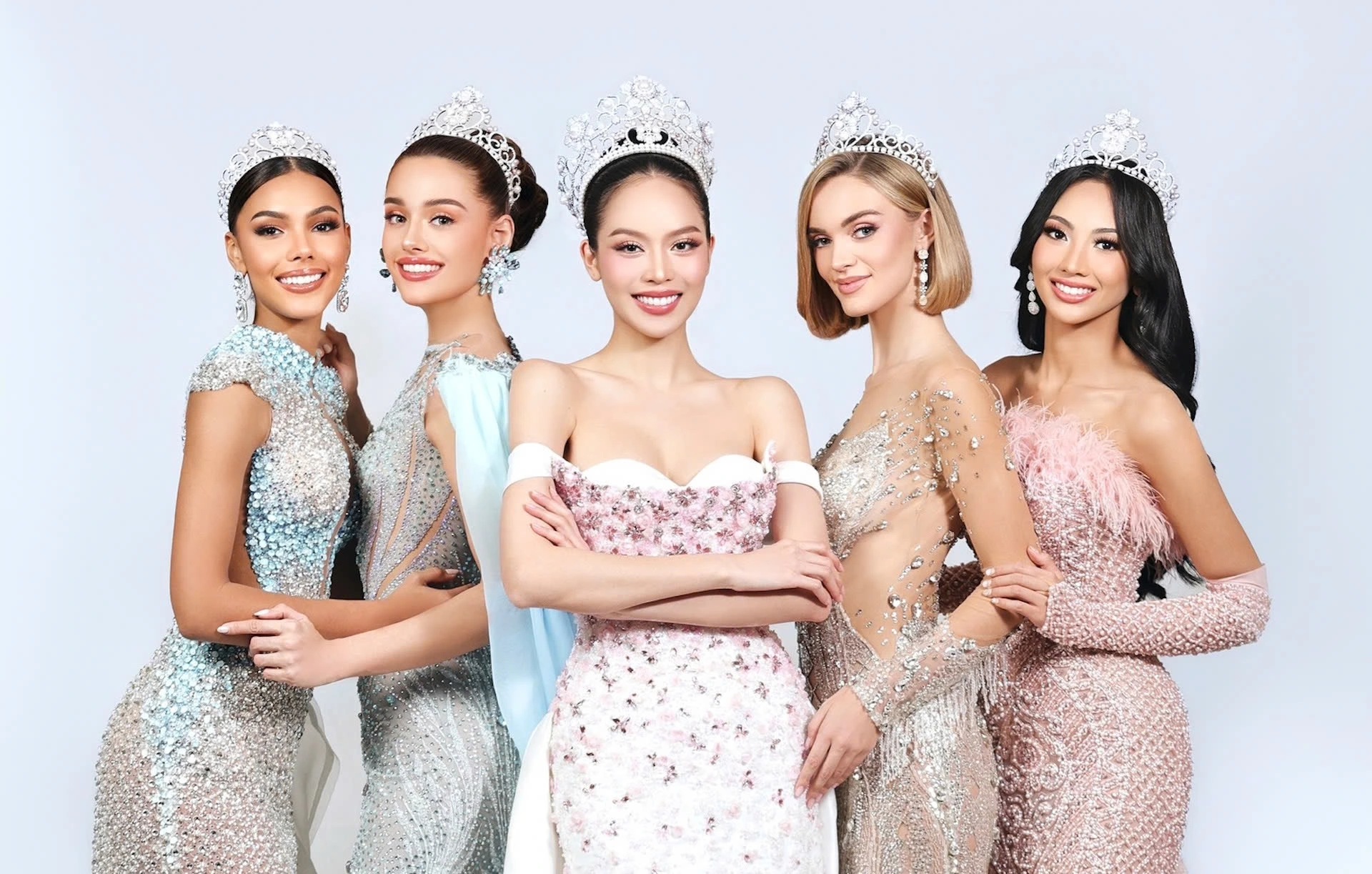 Detrás del éxito de las bellezas vietnamitas en los concursos de belleza internacionales