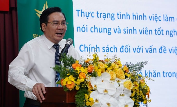 คุณ Pham Nhu Nghe ในการประชุมฟอรั่มเรื่องการพัฒนาความร่วมมือระหว่างโรงเรียนและธุรกิจ ภาพ : มก.