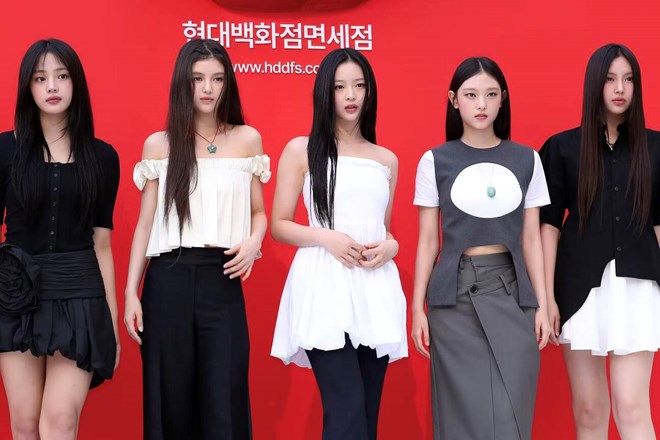 NewJeans bị kẻ lạ mặt đe dọa