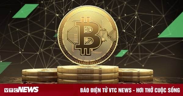 Trăm nghìn người 'cháy' tài khoản khi Bitcoin phá đỉnh