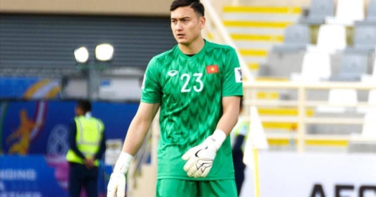 Vietnam's number one goalkeeper unexpectedly entered the dream team in the Thai league