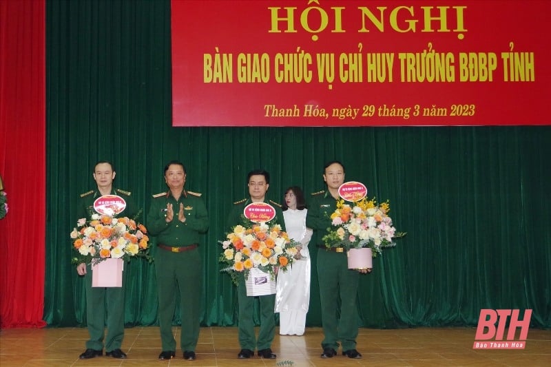 Remise du poste de commandant de la garde-frontière provinciale de Thanh Hoa