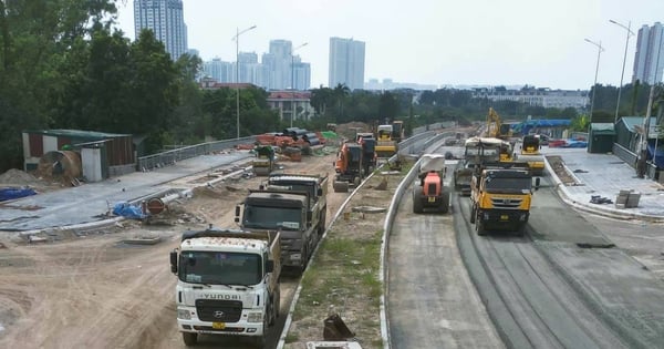 Le Quang Dao Street is expected to open to traffic in December.