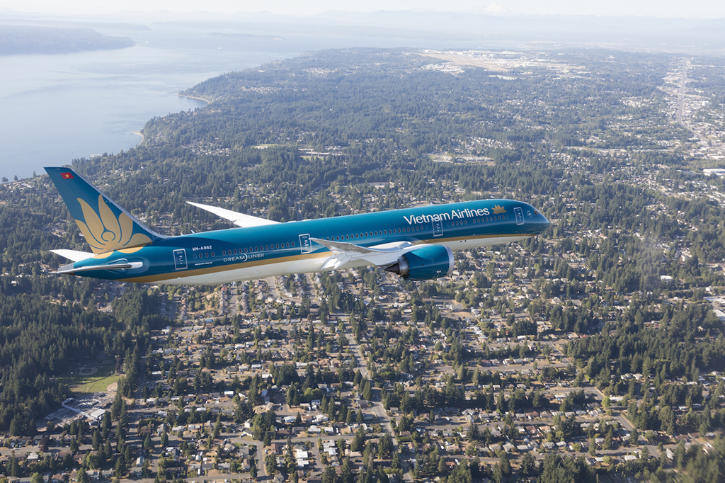 Vietnam Airlines triển khai chương trình ưu đãi giảm tới 50_ giá vé cho hành trình giữa Việt Nam và các nước có kỷ niệm 50 năm quan hệ ngoại giao.