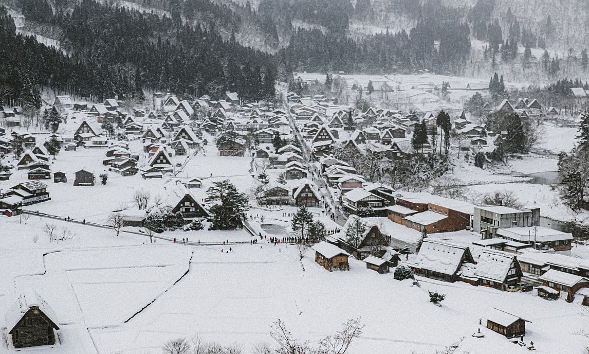 Vietnamese tourists feel 'like sitting in a hammock' during earthquake in Japan