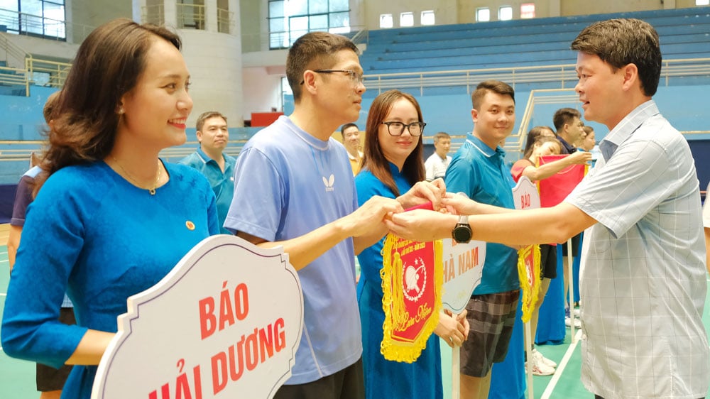 Le 19e Tournoi des journaux des provinces du Nord a attiré près de 50 athlètes, photo 2