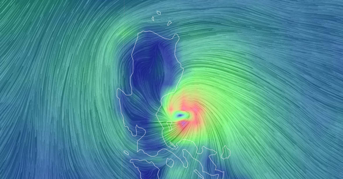 Breaking news on super typhoon Man-yi raging near the East Sea