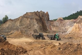 Shorten the time for reviewing applications for licenses to explore and exploit soil mines for use as landfill materials.