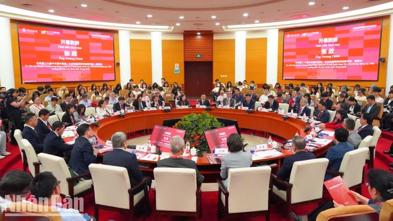 Vietnam y China promueven cooperación en educación superior de periodismo y comunicación