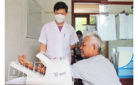 Gesundheitsstation der Gemeinde Hong Minh: Gute Umsetzung der medizinischen Grundversorgung