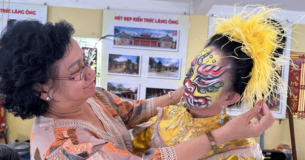 NSƯT Ngọc Khanh dàn dựng vở hát bội công diễn tại Lăng Tả quân Lê Văn Duyệt