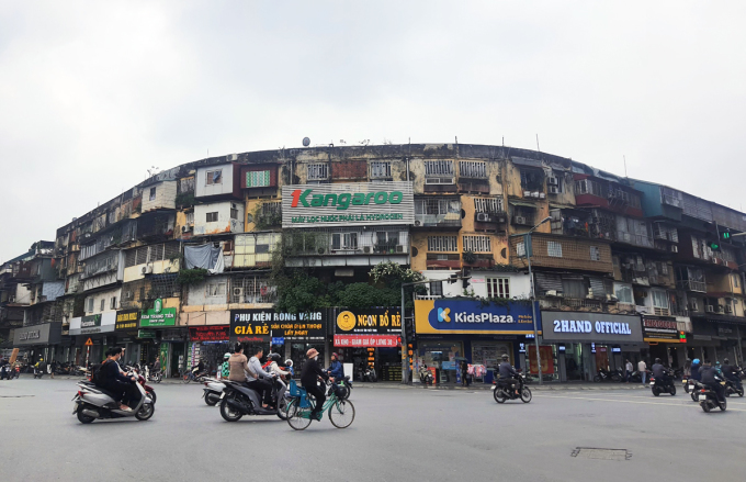 Toà chung cư nằm ở Ngã tư Tô Thất Tùng - Chùa Bộc thuộc tập thể Khương Thượng, quận Đống Đa. Ảnh: Võ Hải