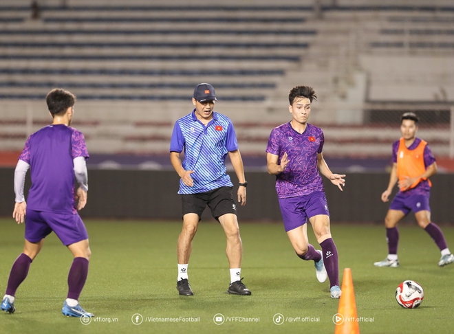 AFF Cup: Đội tuyển Việt Nam tập buổi đầu tiên ở Philippines, sẵn sàng giành 3 điểm- Ảnh 8.