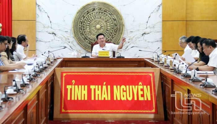 Entrega del 1er Premio de Periodismo Huynh Thuc Khang de la provincia de Thai Nguyen