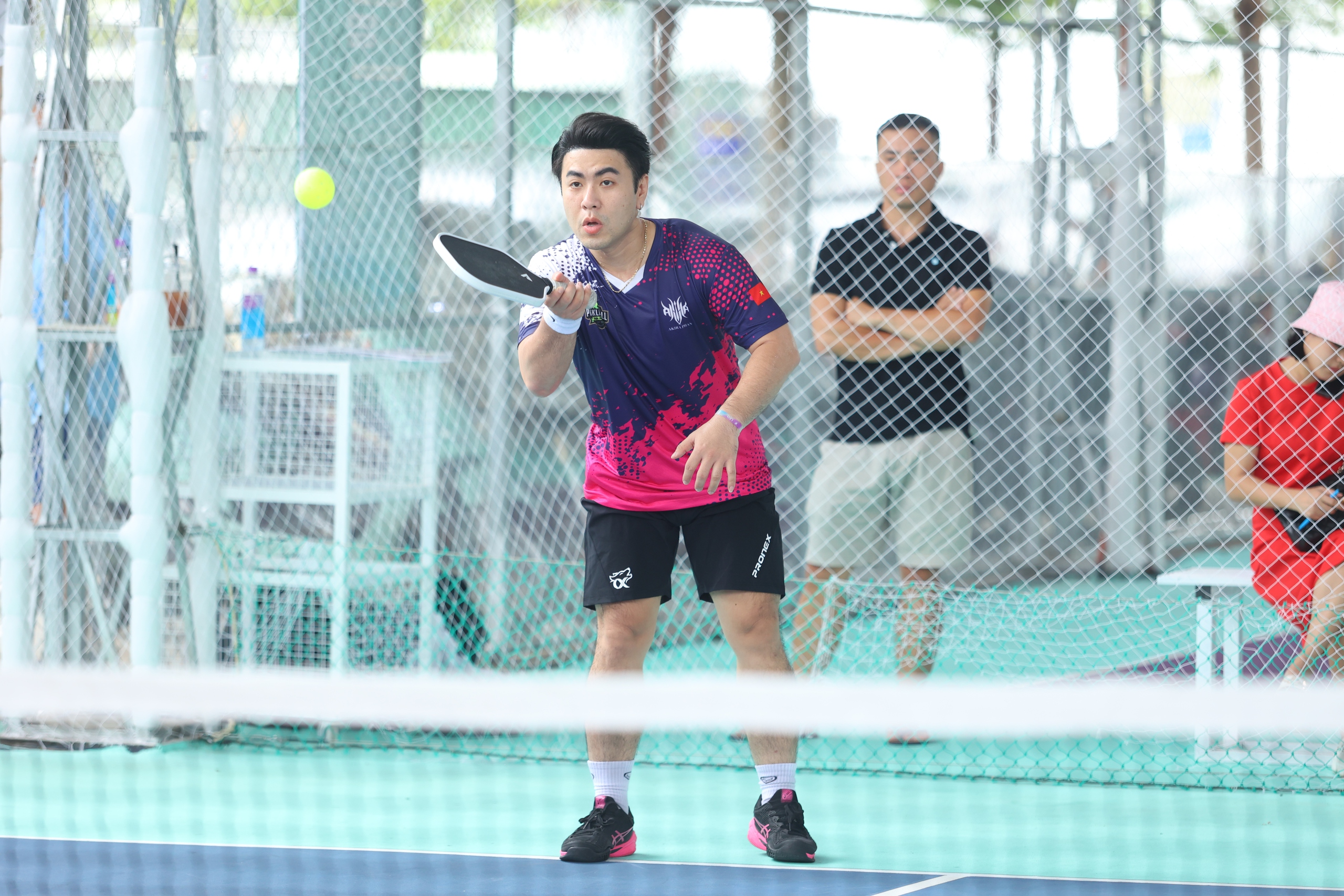 Diễn viên Huy Khánh, ca sĩ Akira Phan 'cháy' hết mình cùng giải pickleball đầy ý nghĩa- Ảnh 8.