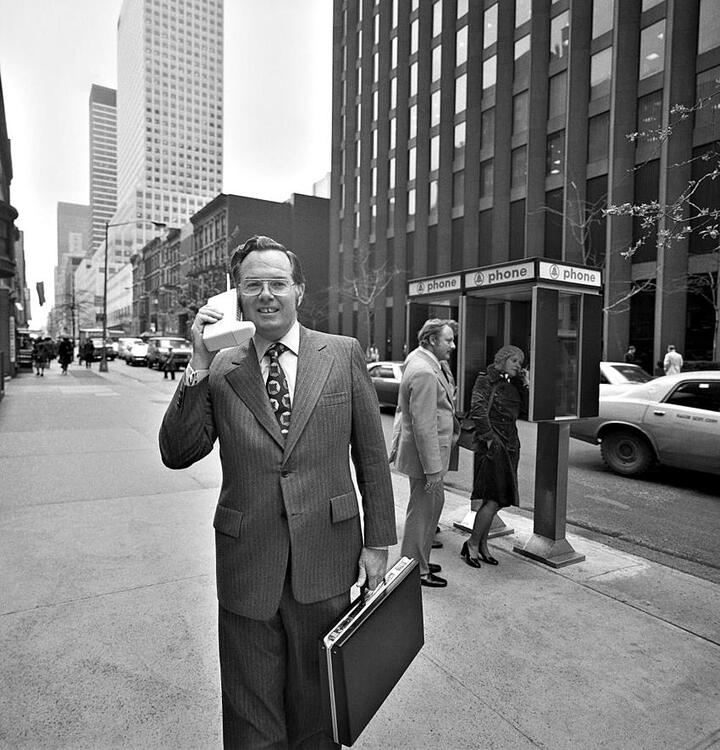 Le Dr Martin Cooper a passé le premier appel à l’aide d’un téléphone portable le 3 avril 1973. (Photo : Brightside)