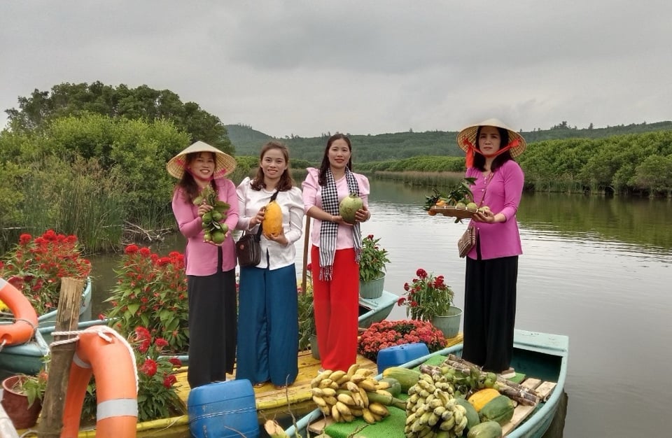 Phong cảnh hữu t&igrave;nh, B&agrave;u C&aacute; C&aacute;i như miền T&acirc;y Nam Bộ thu nhỏ giữa l&ograve;ng Quảng Ng&atilde;i.