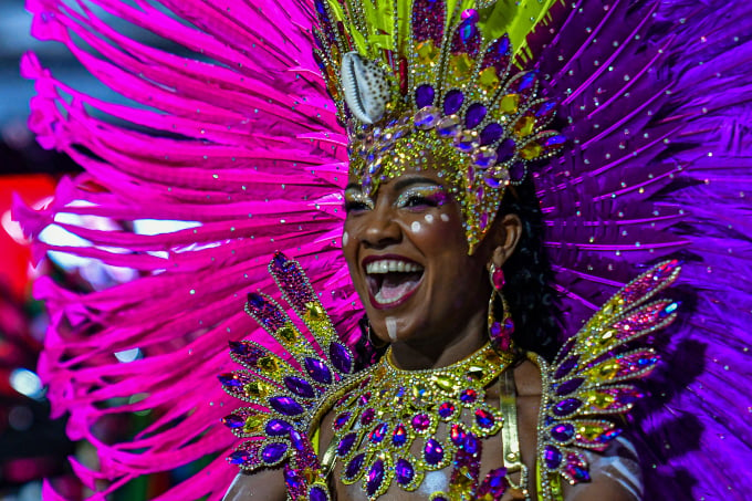 Samba dancers dance at the carnival in Rio de Janeiro, Brazil, February 10. Photo: Reuters