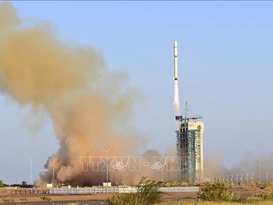 China recupera con éxito el primer satélite reutilizable