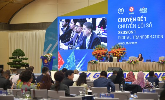 Scene of the thematic discussion session No. 1. Photo: QUANG PHUC