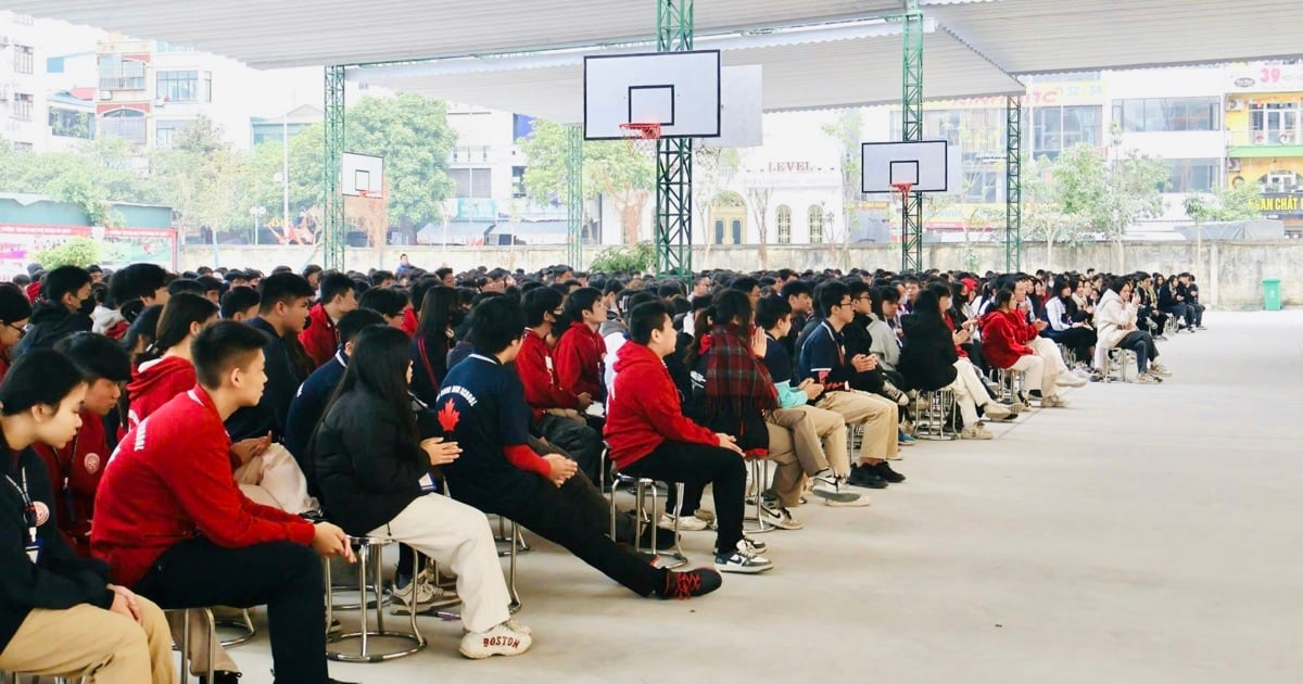 Los estudiantes de Hanoi están orgullosos de la tradición del Ejército Popular de Vietnam.