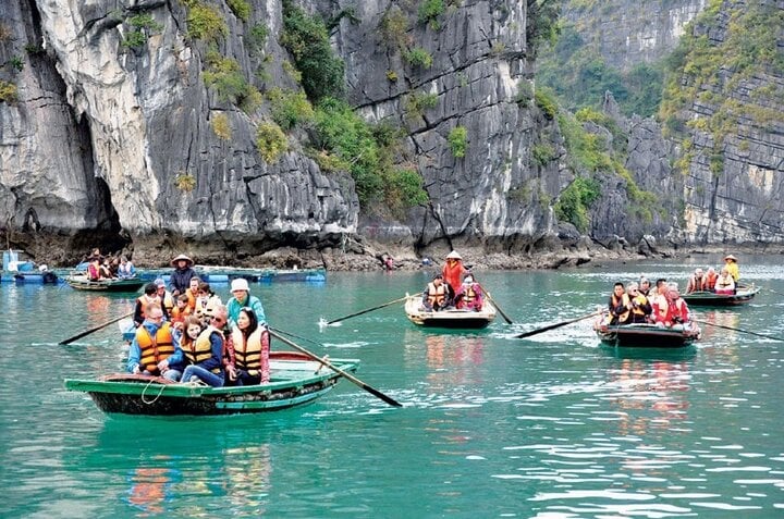 The number of international visitors to Vietnam is currently only about 69% compared to 2019. (Illustration photo: International Newspaper)