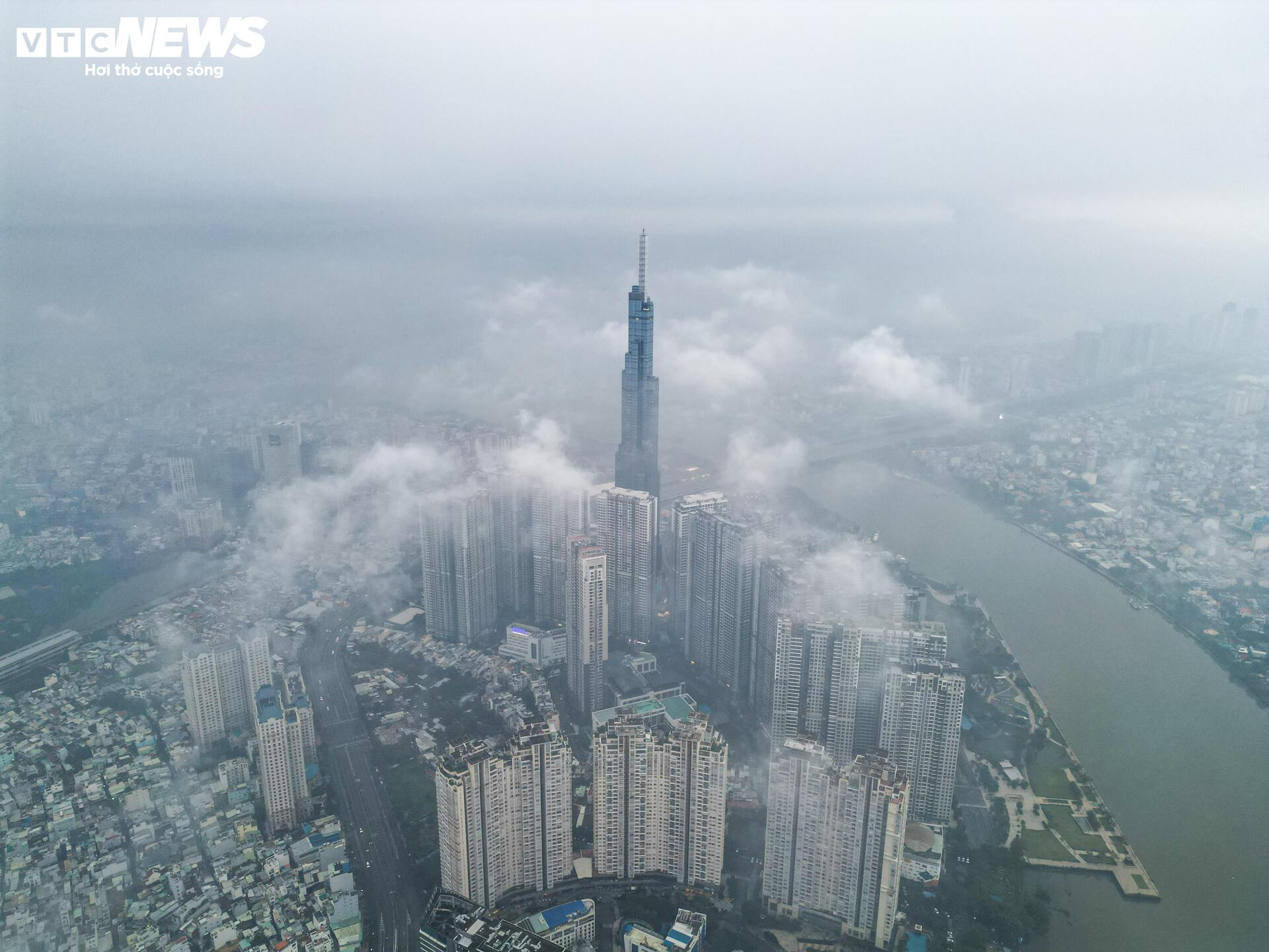 ホーチミン市は寒く、霧が高層ビルを「飲み込む」 - 10