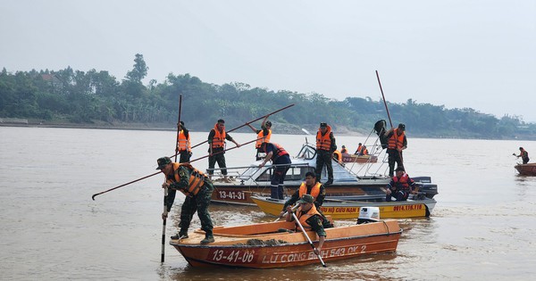 Thủ tướng yêu cầu nỗ lực tìm kiếm nhóm học sinh mất tích do đuối nước ở Phú Thọ