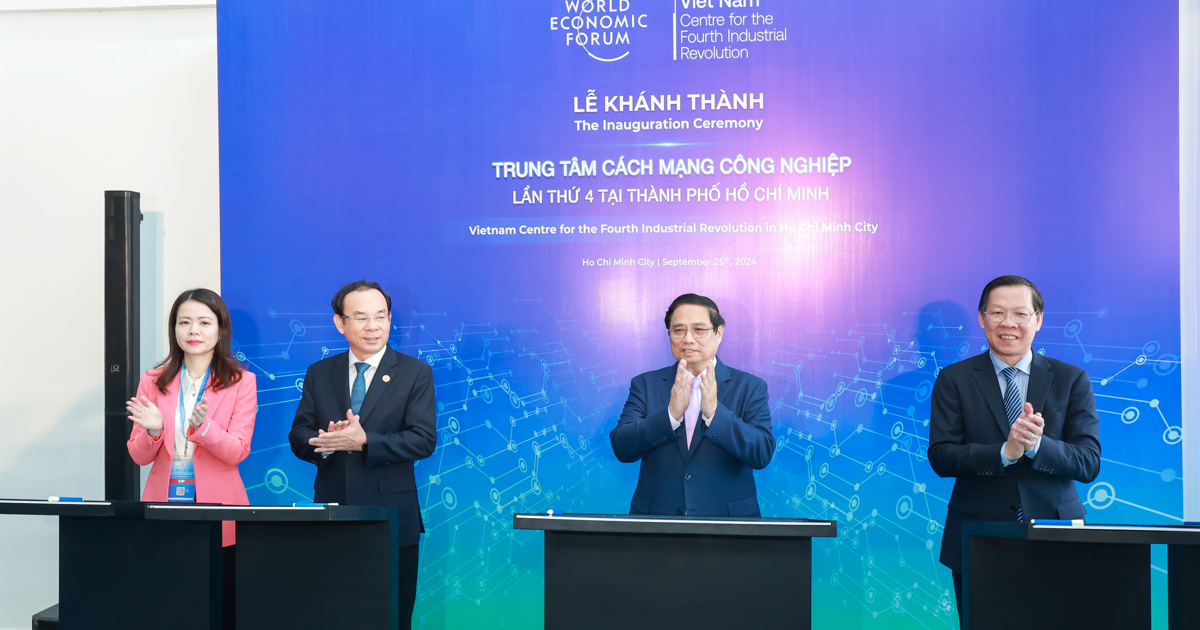 Launching the Vietnam Industrial Revolution 4.0 Center in Ho Chi Minh City