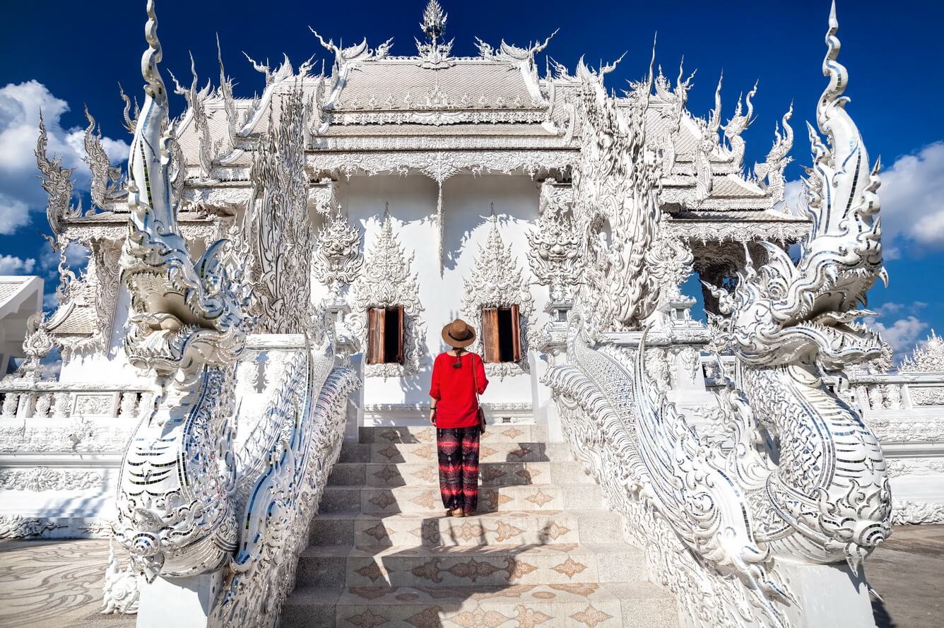 Visit Chiang Rai to visit the unique White Temple and Blue Temple