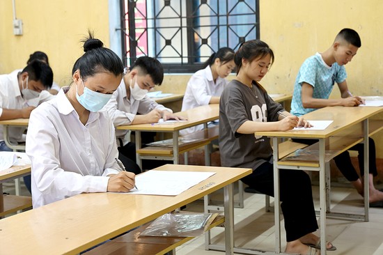 Nearly 16,000 candidates enter the first exam subject of the high school exam