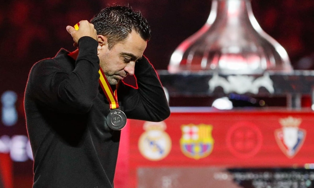 Xavi bị cầu thủ Barca phản đối