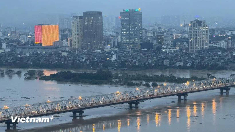 Hanoi: Se levanta la prohibición de que personas y vehículos crucen el puente Long Bien y el puente Duong a partir de las 15:00 horas de esta tarde