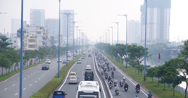 TPHCM chìm trong sương mù, bụi mịn vượt ngưỡng cho phép nhiều lần