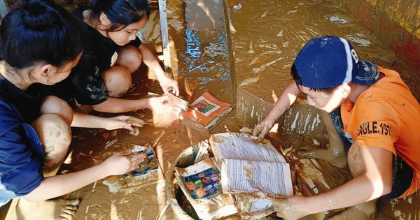 Teachers and students return to school empty-handed after storm and flood