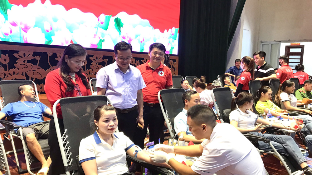 Lang Giang: Donated more than 950 units of blood