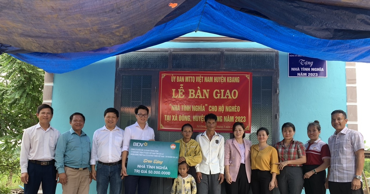 Remise de 5 maisons à des familles pauvres à Chu Se, Kbang, Krong Pa | Journal électronique Gia Lai